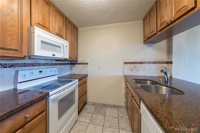 Foto del edificio - 2880 S Locust St