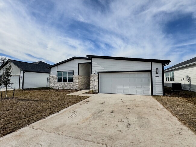 Building Photo - 340 Lucy Rd