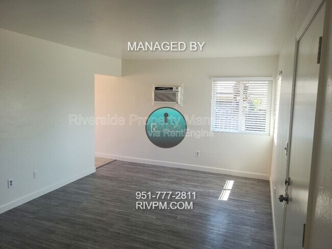 Foto del edificio - 6290 Jones