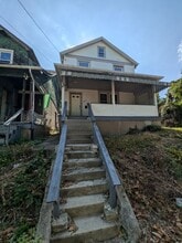 Building Photo - 1813 Converse St