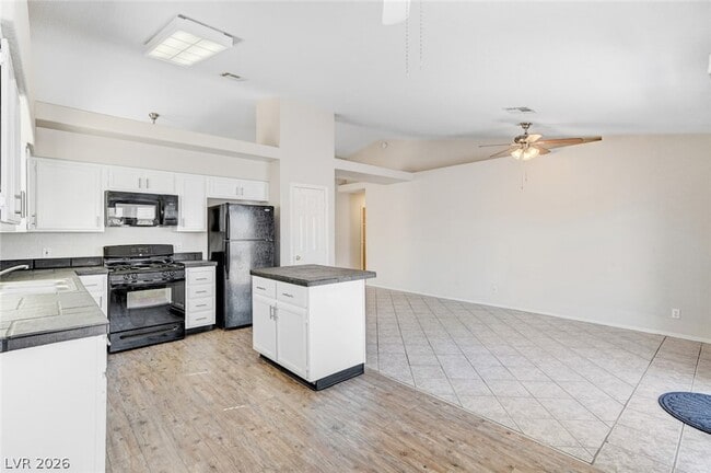 Building Photo - 5032 Drummond Rd