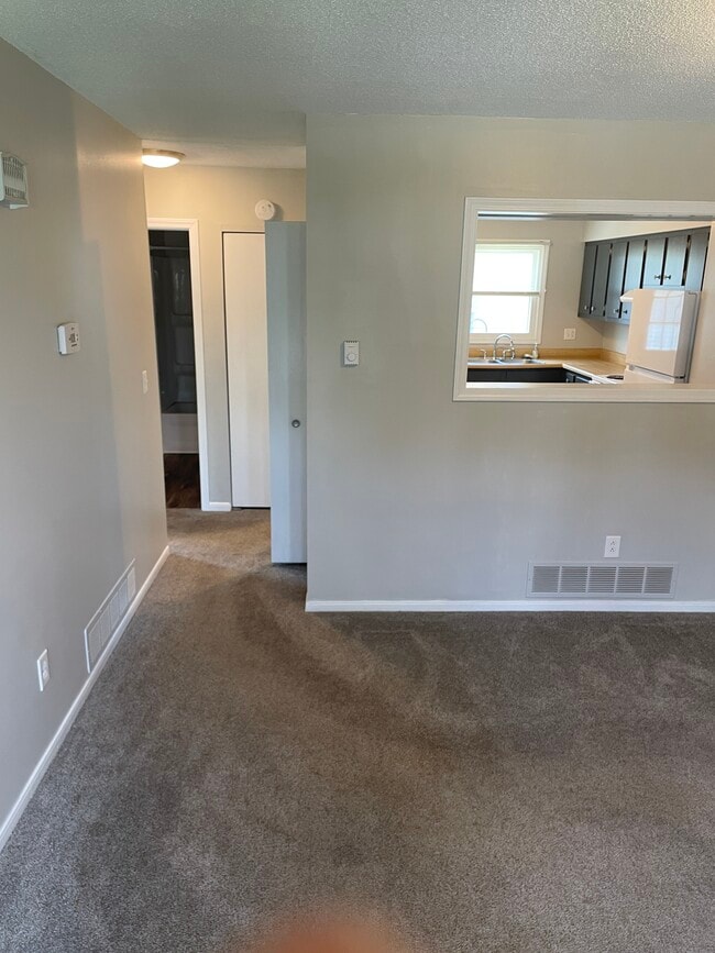 Building Photo - 1017 Ebersole Blvd