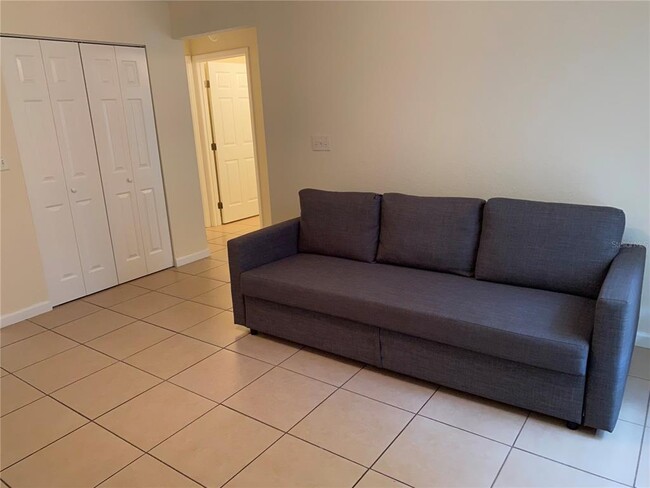 Foto del edificio - 5730 NE 33rd St