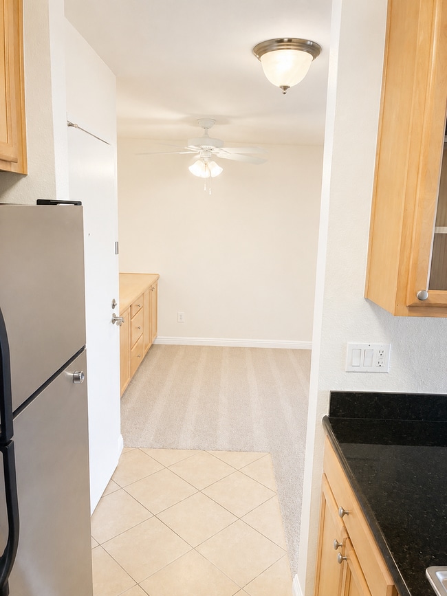Building Photo - 4860 Rolando Ct