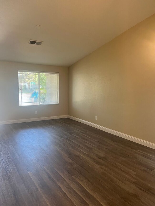 Building Photo - 10503 Victoria Falls Ave