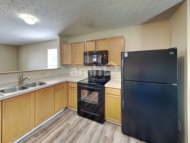 Building Photo - 5406 Englecrest Drive