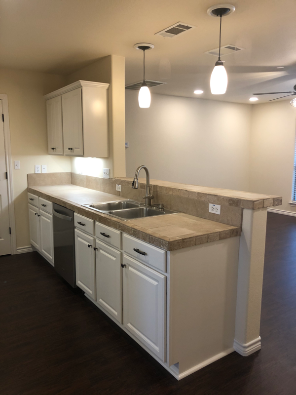 Building Photo - 3060 Pine Valley Dr