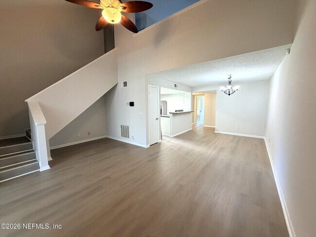 Building Photo - 5646 Pinebay Cir S