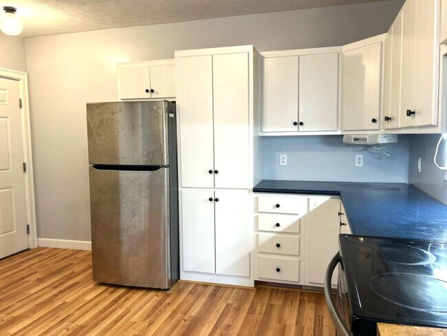 Building Photo - 74 Summer St. Unit 101