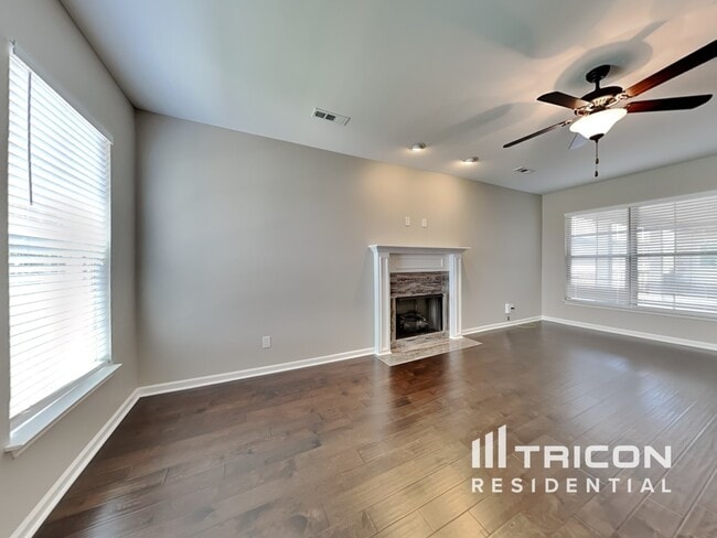 Building Photo - 1050 Paddock Park Cir