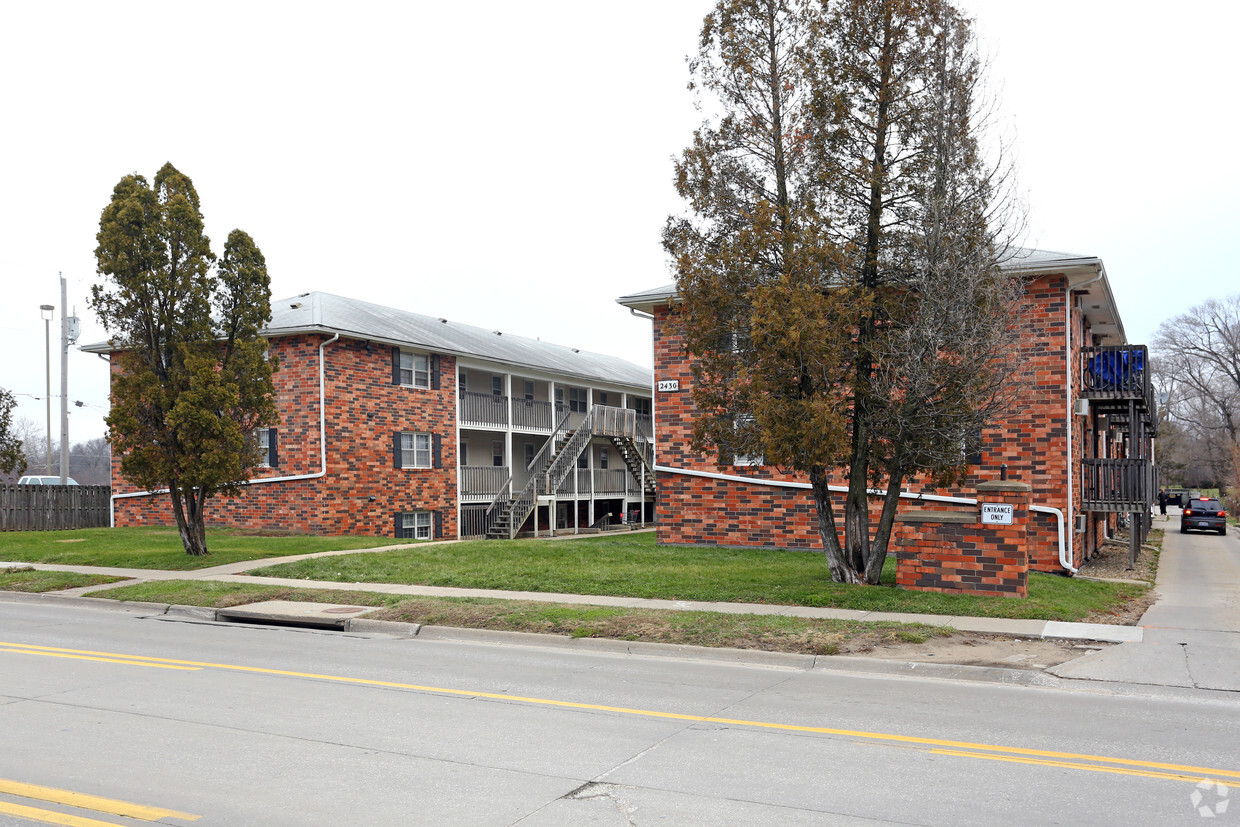 Primary Photo - Edon Apartments