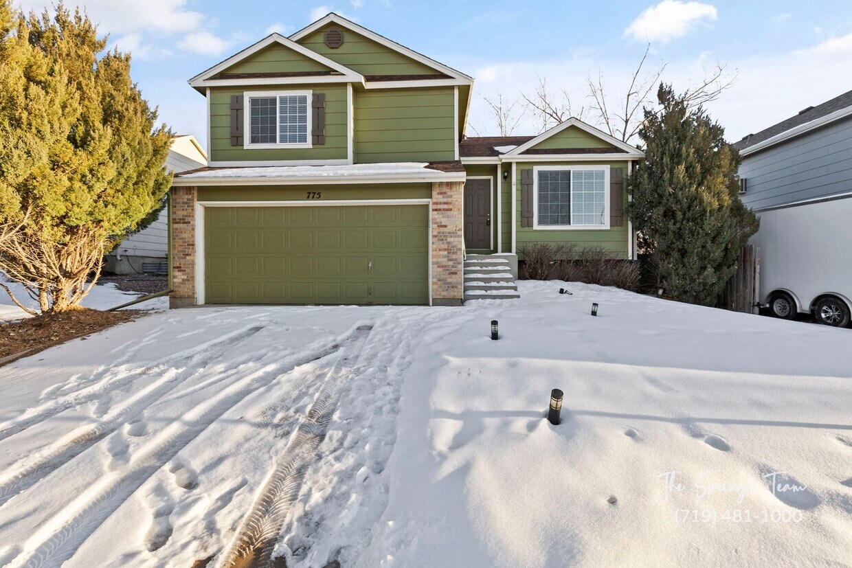 Foto principal - COUNTRYSIDE 3BD/2BA in FOUNTAIN - Security Deposit Waiver Available