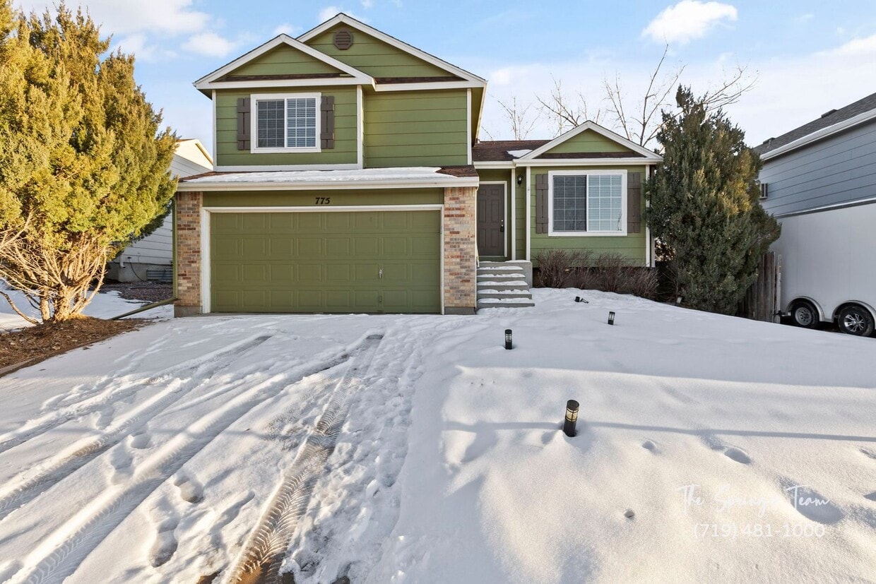 Primary Photo - COUNTRYSIDE 3BD/2BA in FOUNTAIN - Security Deposit Waiver Available