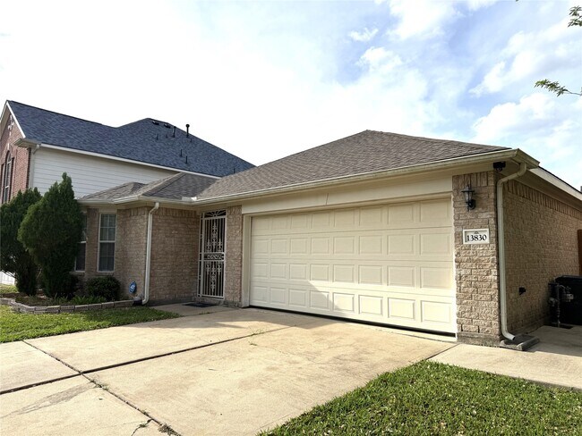Foto del edificio - 13830 Fort Nelson Dr