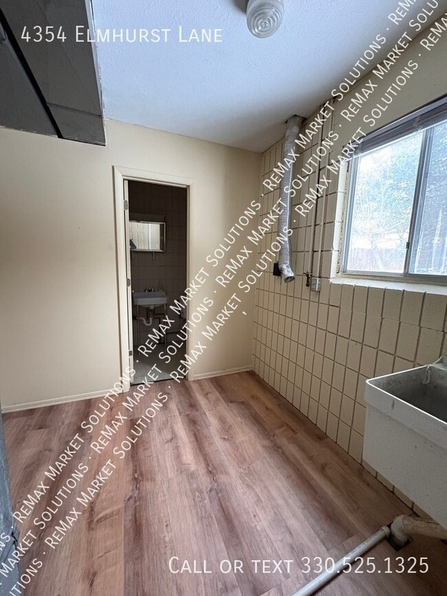 Building Photo - 4354 Elmhurst Dr