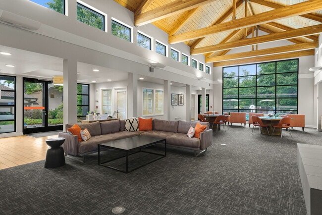 Building Photo - Parkridge Apartments