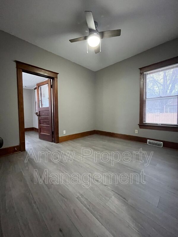Foto del edificio - 2049 Worthington Ave