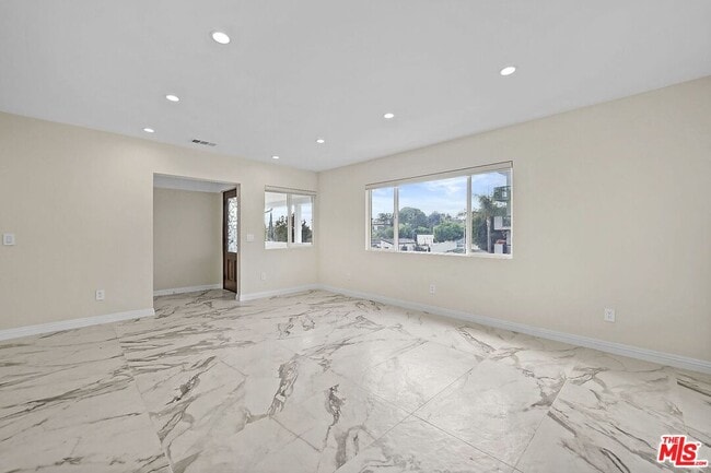 Building Photo - 1850 Holmby Ave