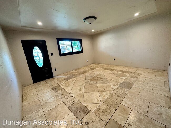 Building Photo - 4 br, 2 bath House - 1406 S. Country Club ...