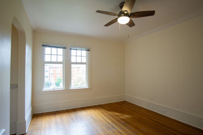 Foto del edificio - 120 NW Trinity Pl