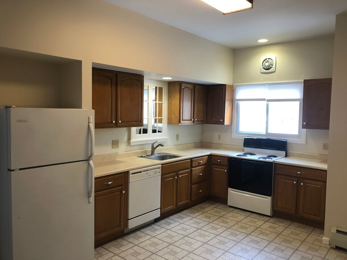 Kitchen - 374 W Church St