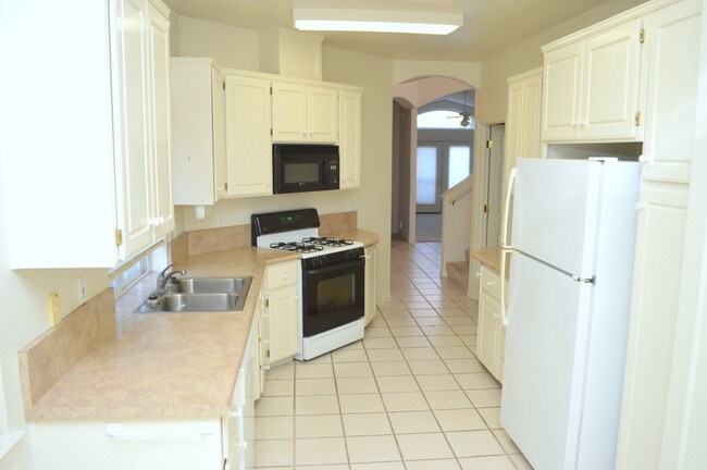 Building Photo - 325 Mission Serra Terrace