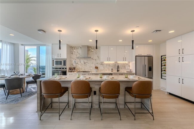 Foto del edificio - 333 N New River Dr E