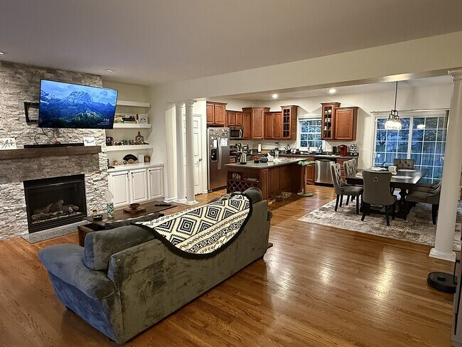 Foto del edificio - 1617 Forest Ave