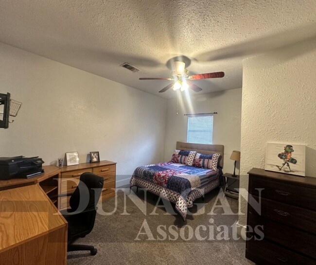 Foto del edificio - 2 Bedroom 1 bath home Fully Furnished