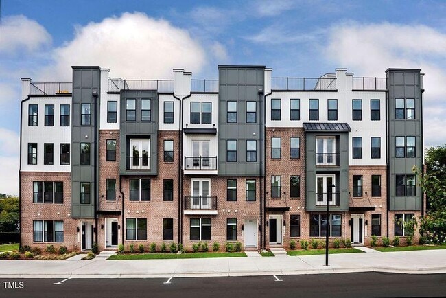 Building Photo - 1245 S Blount St