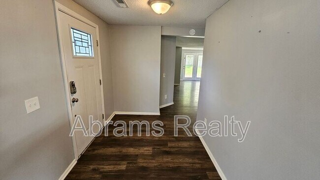 Building Photo - 5613 Normandy Ave