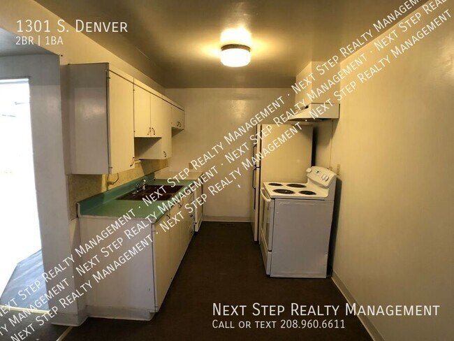 Building Photo - 2 Bed 1 Bath - 2 BLOCKS FROM BSU!