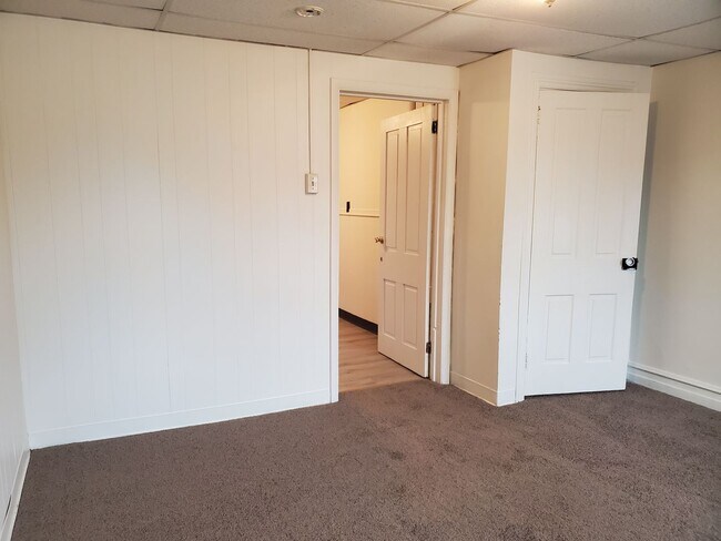 Building Photo - 848 Blunston St
