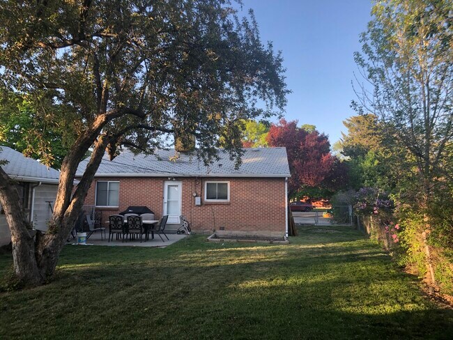 Foto del edificio - 3370 S Riviera Dr