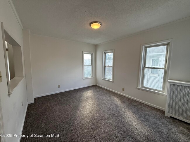 Foto del edificio - 729 W Locust St