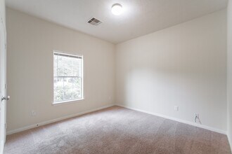 Building Photo - 25531 Forest Springs Lake