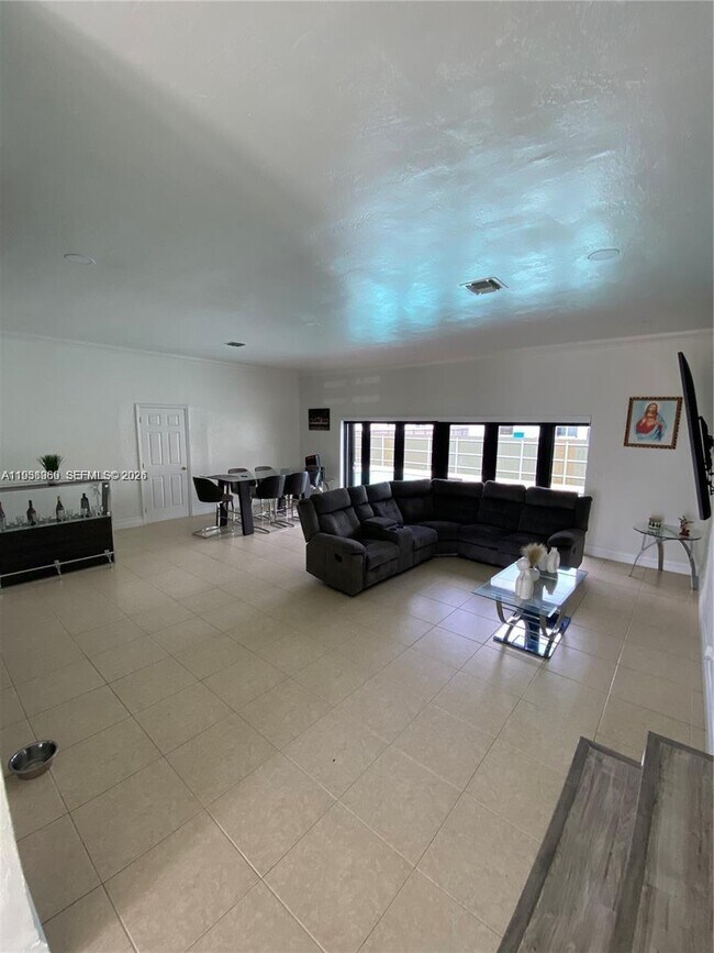 Foto del edificio - 8531 SW 16th Terrace