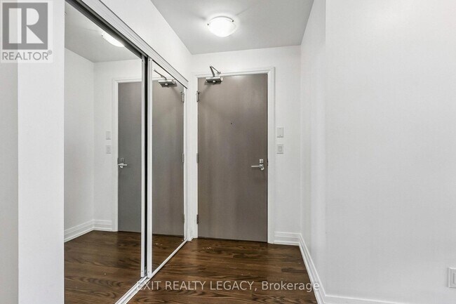 Photo du bâtiment - 7167 Yonge St