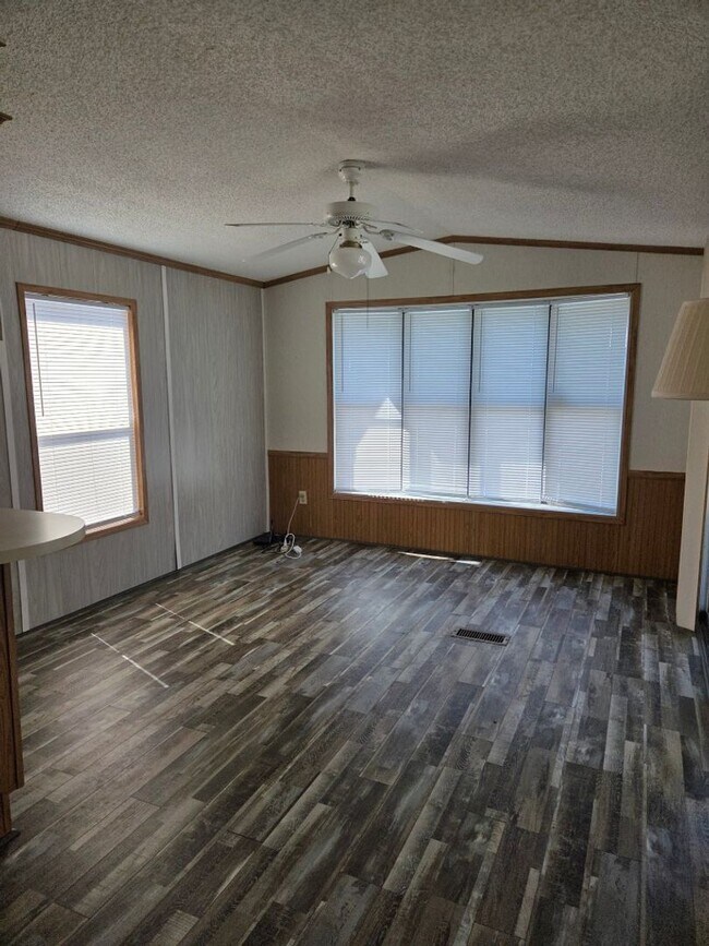 Foto del edificio - $1,350 - 2 Bedroom / 1 Bath Park Model in Tatham Mountain Park