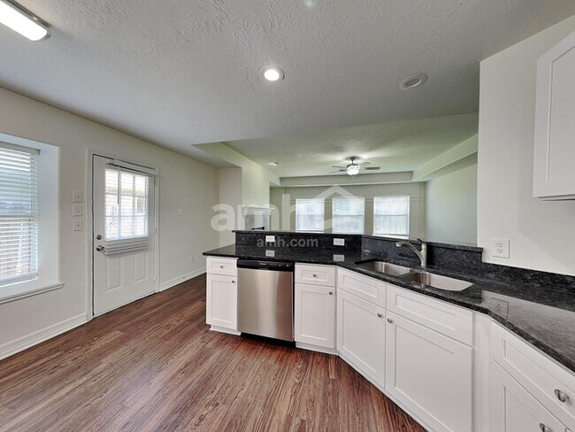 Foto del edificio - 1830 Arrowhead Ct