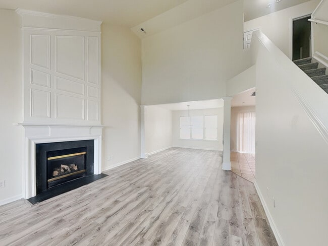 Building Photo - 8627 Challenger Dr