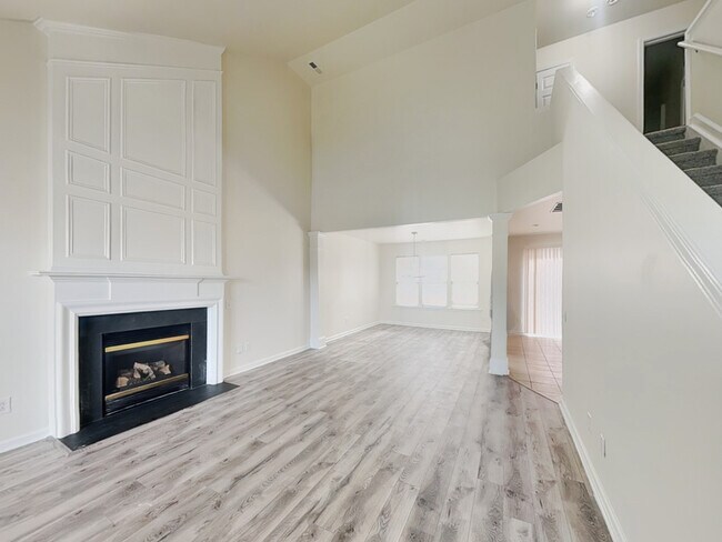 Foto del edificio - 8627 Challenger Dr