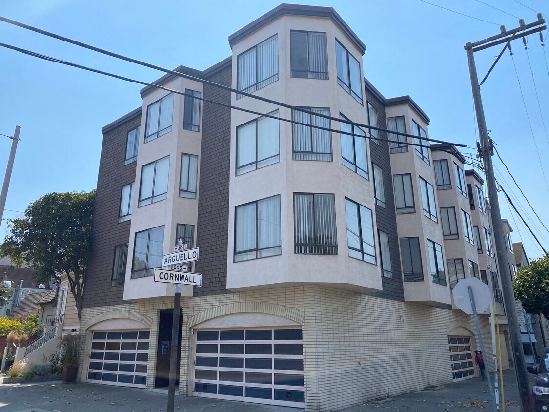 Foto principal - 303 Arguello Blvd