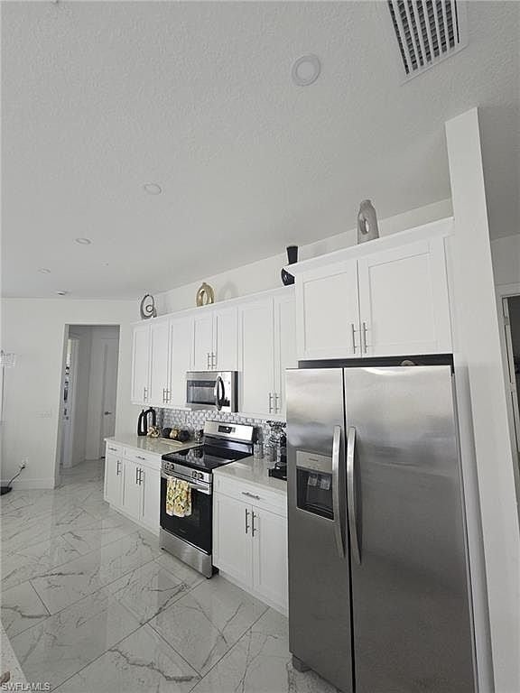 Building Photo - 3509 Santa Barbara Blvd