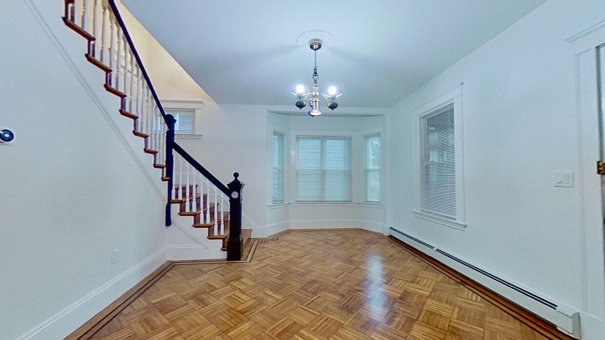 Primary Photo - 44 Dimmock St