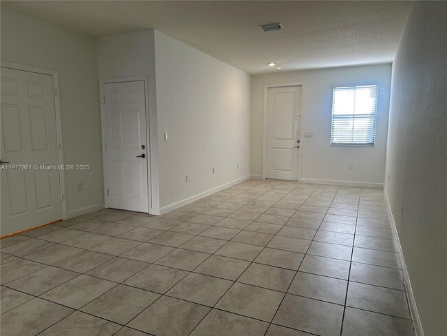 Foto del edificio - 15069 SW 119th Way