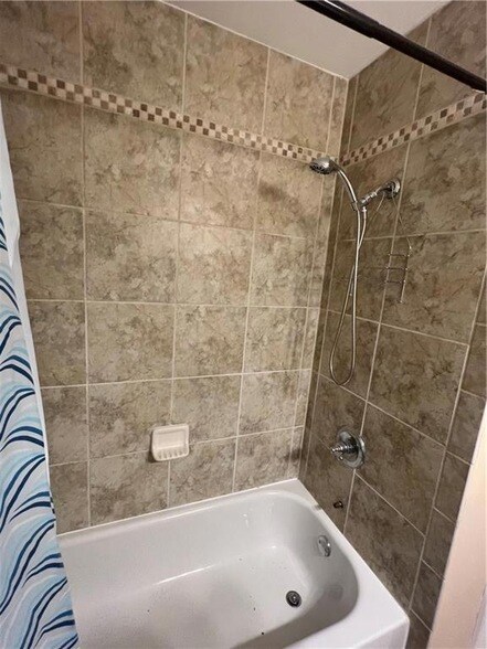 Building Photo - 1909 Indiana Ave