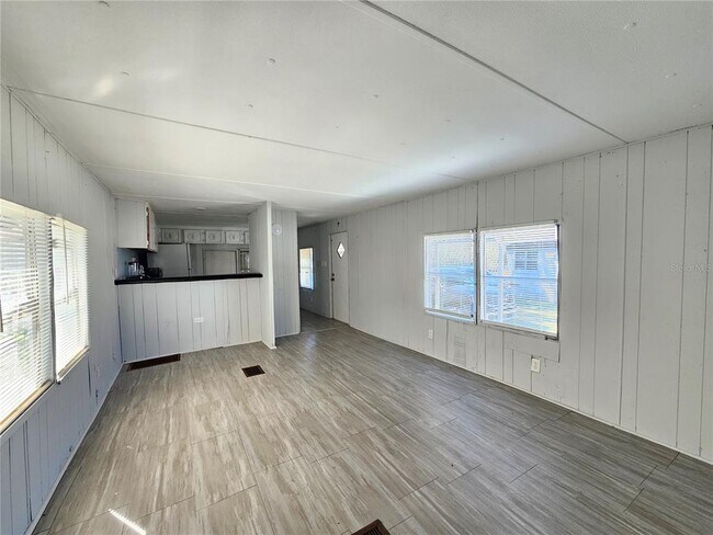 Foto del edificio - 503 Longfellow Blvd