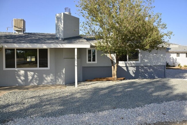 Foto del edificio - 18240 Catalpa St