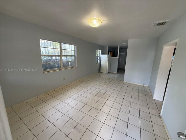 Foto del edificio - 8203 NW 5th Ct